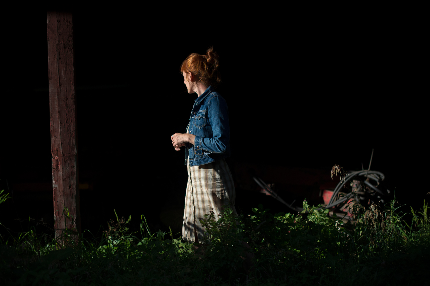 JoshuaBright_AliSmith_Barn_Girl_Shadow