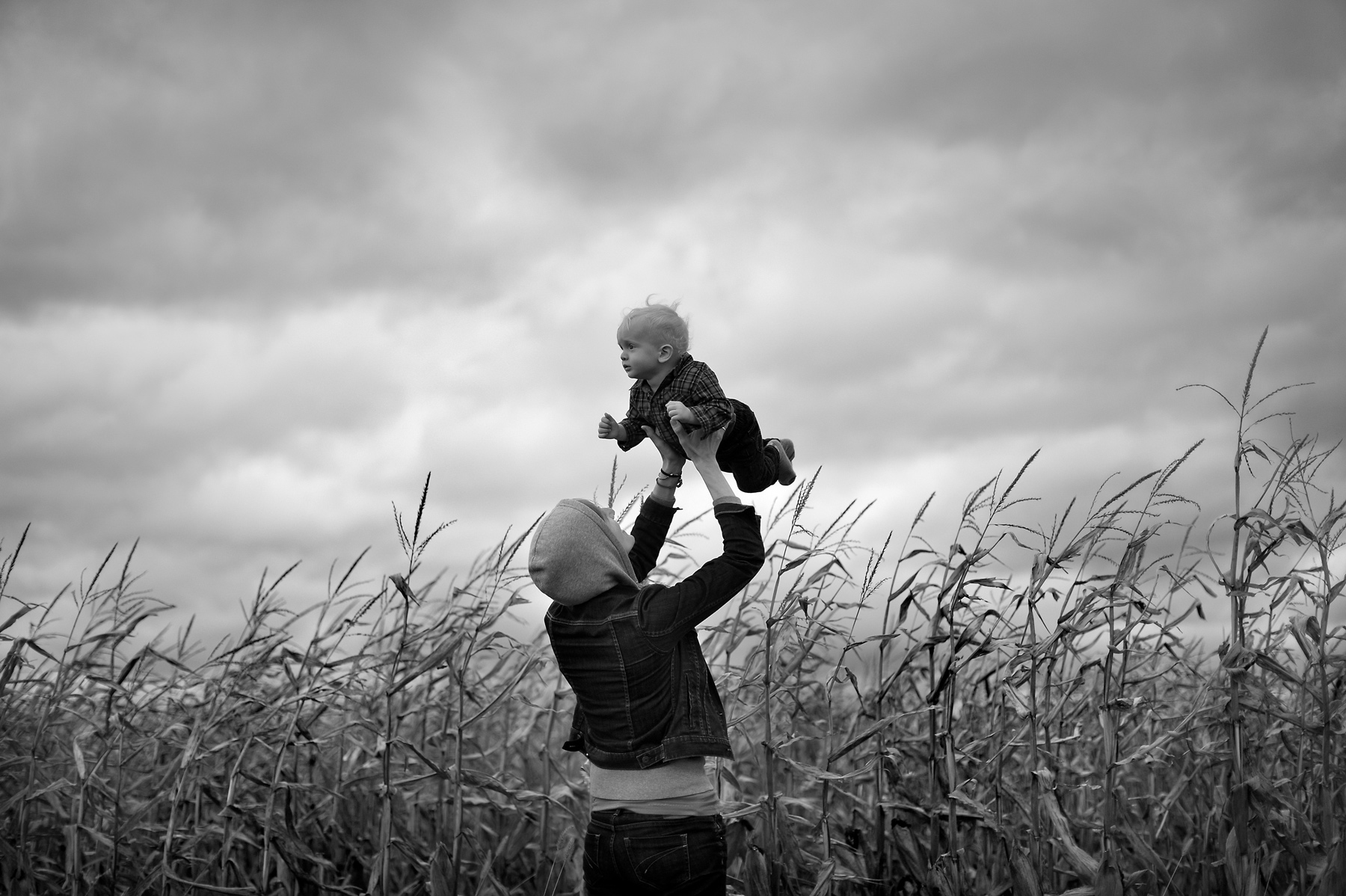 JoshuaBright_AliSmith_Pregnant_NewYork_Harper_babyintheair