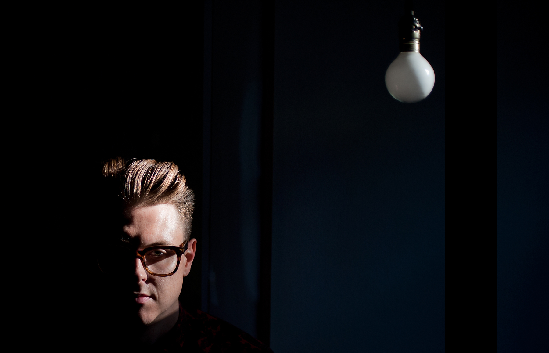 JoshuaBright_NewYorkTimes_Blogger_thinking_lightbulb