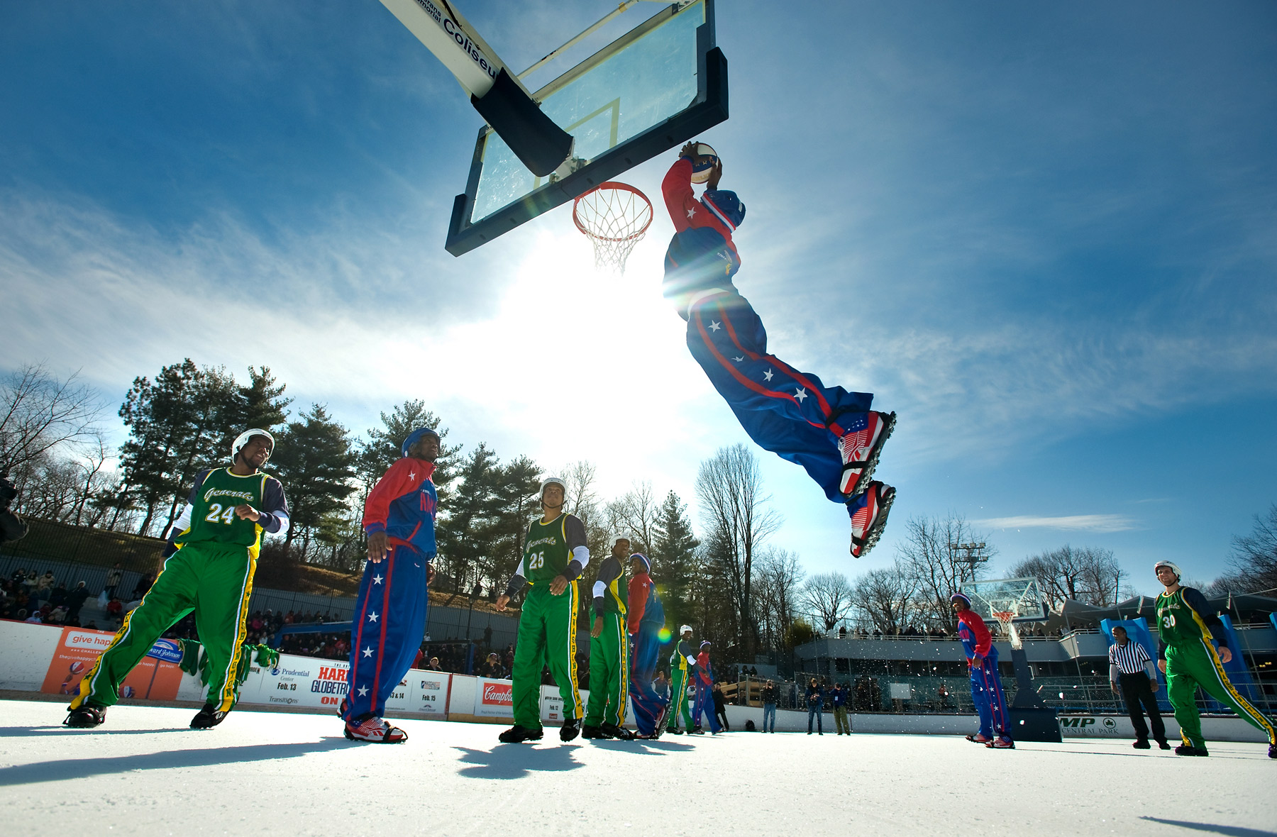 JoshuaBright_NewYorkTimes_HarlemGlobetrotters_ice_basketball